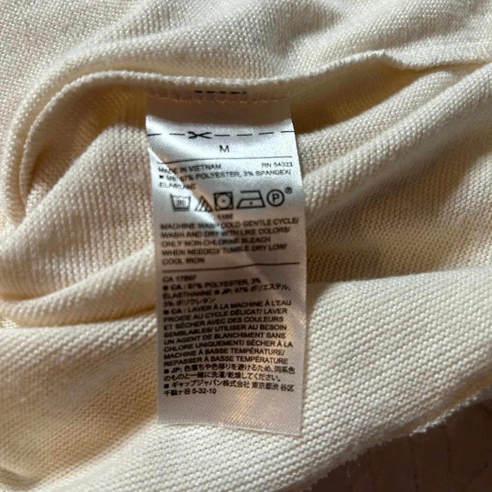 Banana Republic women’s 3/4 sleeve‎ sweater size medium